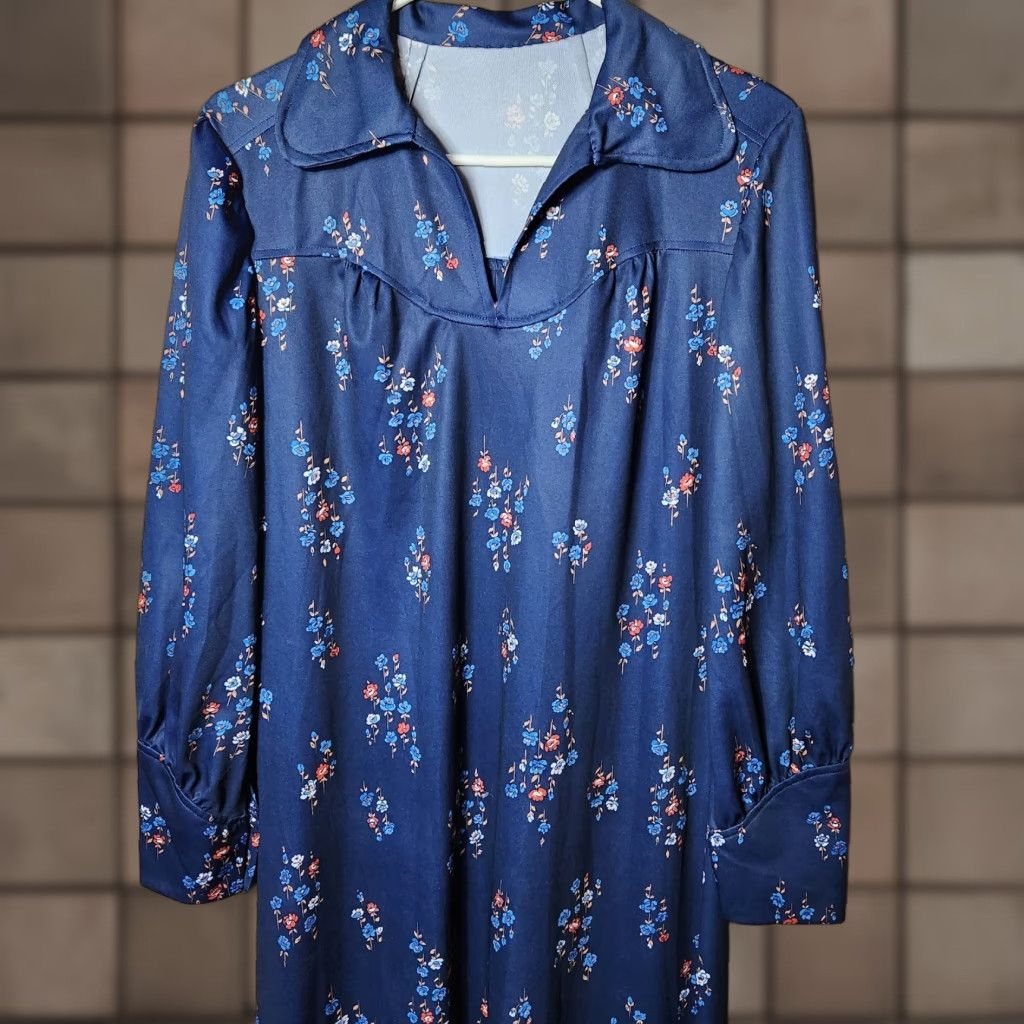 Vintage VINTAGE 70s Boho Maxi Dress Navy Floral Long Sleeve Elongated Peter Pan Collar Size L Size L / US 10 / IT 46 - 1 Thumbnail