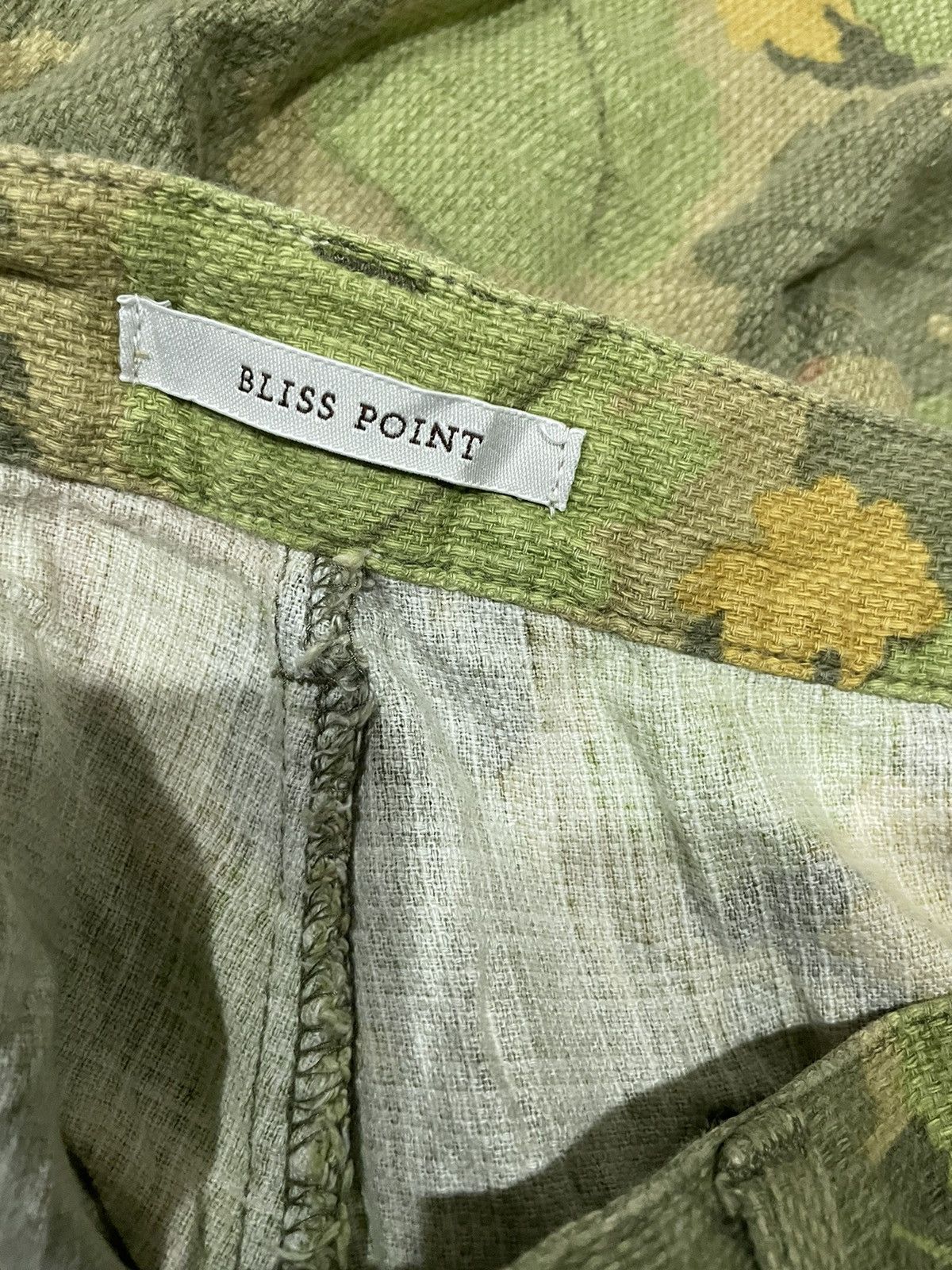 Japanese Brand Mitchell Camouflage Japanese Bliss Point Distressed Shorts Size US 33 - 14 Thumbnail