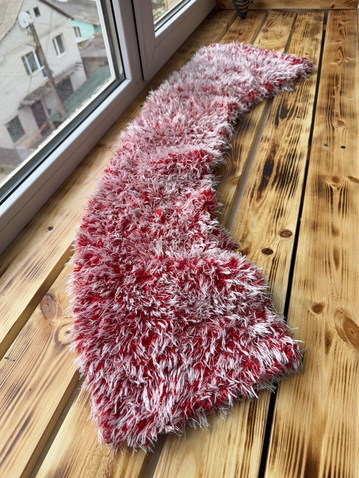 Japanese Brand 00s Archive Japanese Y2K Fuzzy Shaggy Scarf Red White Kawaii Size ONE SIZE - 1 Thumbnail