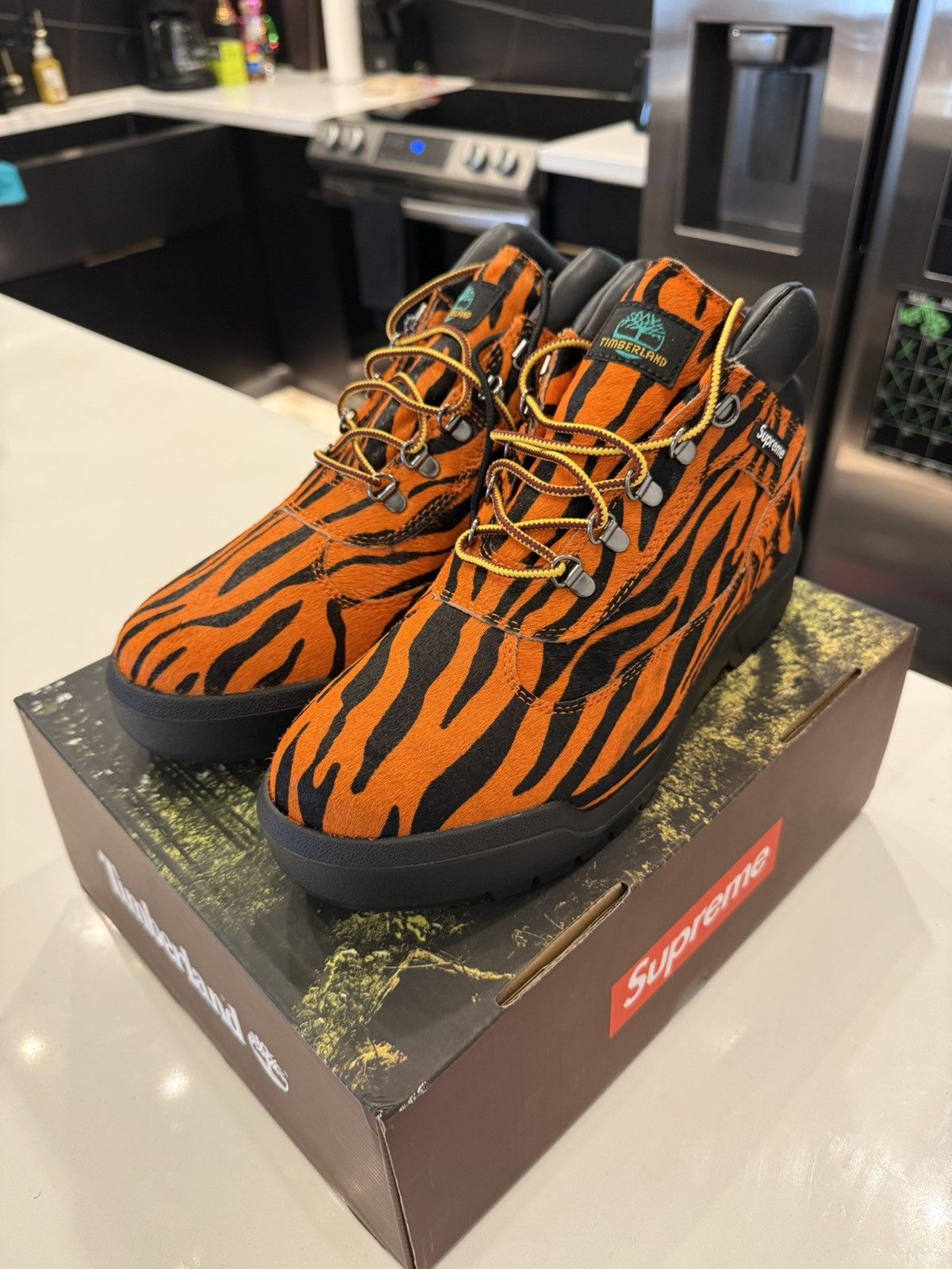 Supreme × Timberland Supreme Timberland Tiger Size US 9 / EU 42 - 4 Thumbnail