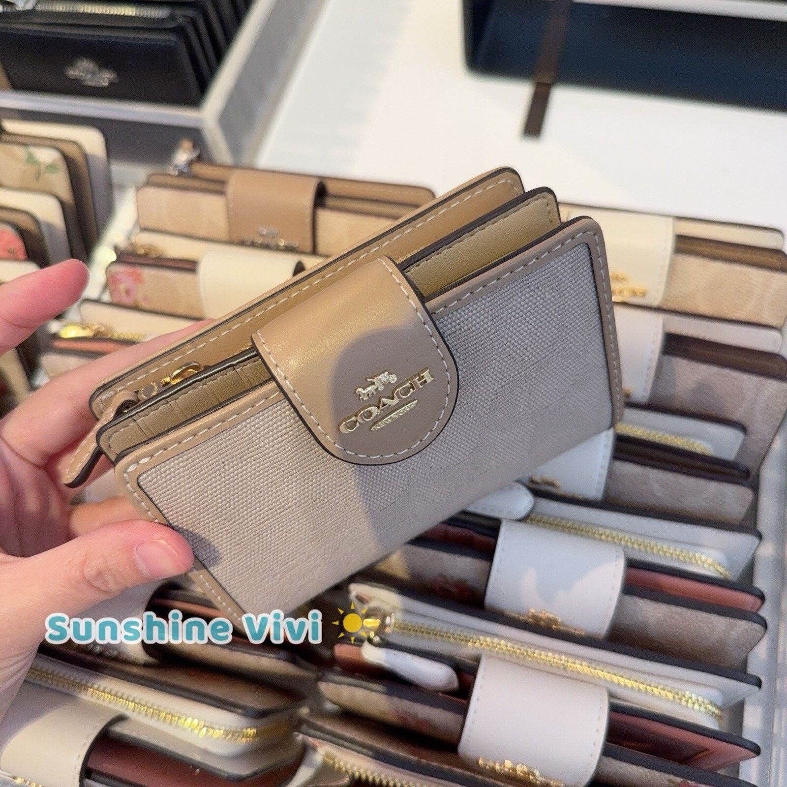 Coach NWT Coach Medium Corner Zip Wallet CAO98 Im/Dark Natural Size ONE SIZE - 3 Thumbnail