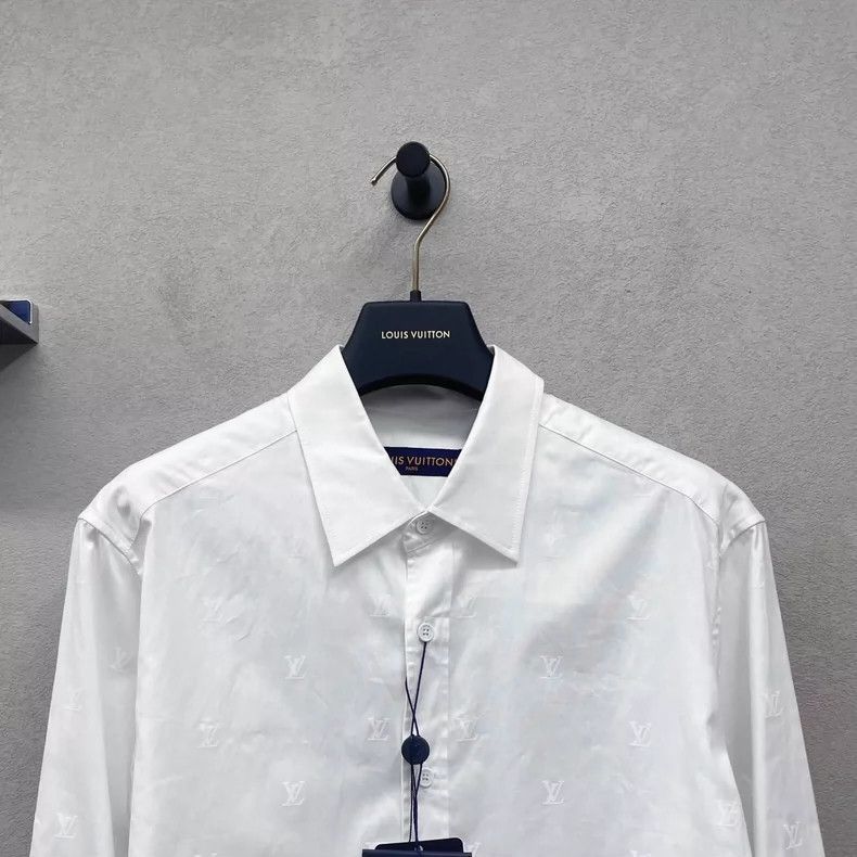 Louis Vuitton Louis Vuitton Full Lapel and Button Logo shirt 2504-Nextarr Size US XS / EU 42 / 0 - 4 Thumbnail