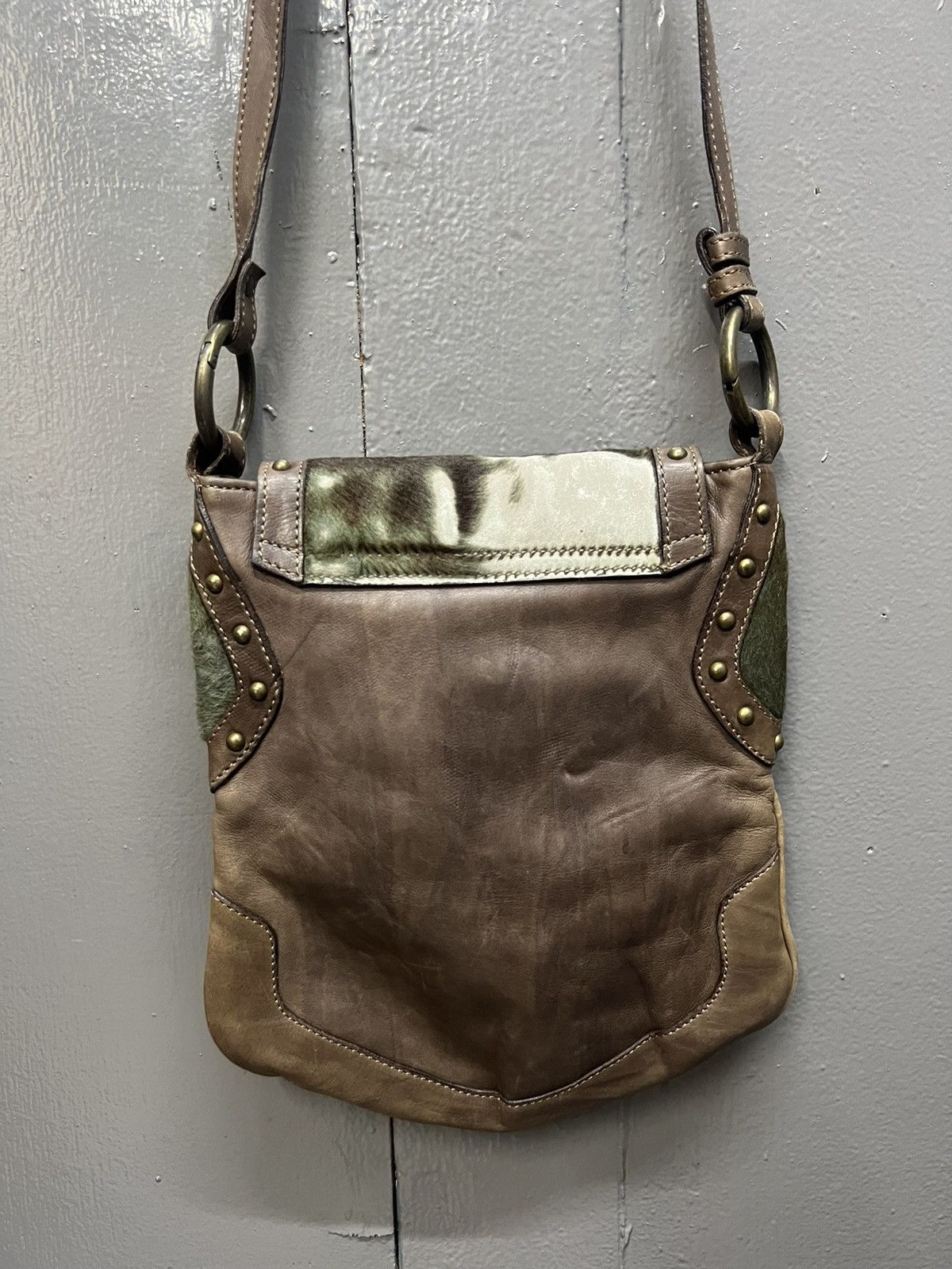 Genuine Leather Yurena by Estro Sling Bag Made in Italy Size ONE SIZE - 6 Thumbnail
