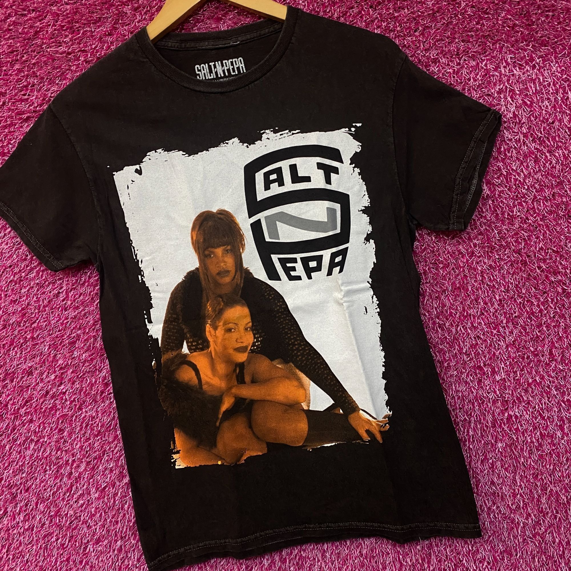 Band Tees Salt N Pepa Mineral Wash Rap Tshirt size Small Size US S / EU 44-46 / 1 - 2 Thumbnail