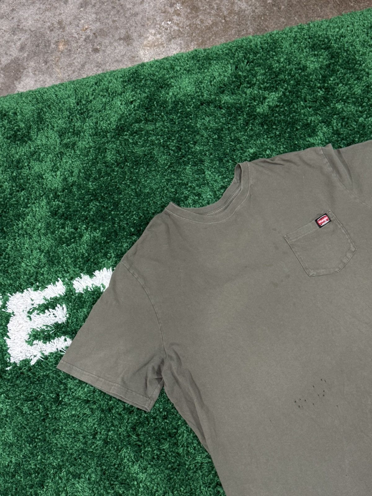Wrangler Vintage Wrangler Pocket Distressed Logo Patch Workwear Tee Size US XXL / EU 58 / 5 - 2 Thumbnail