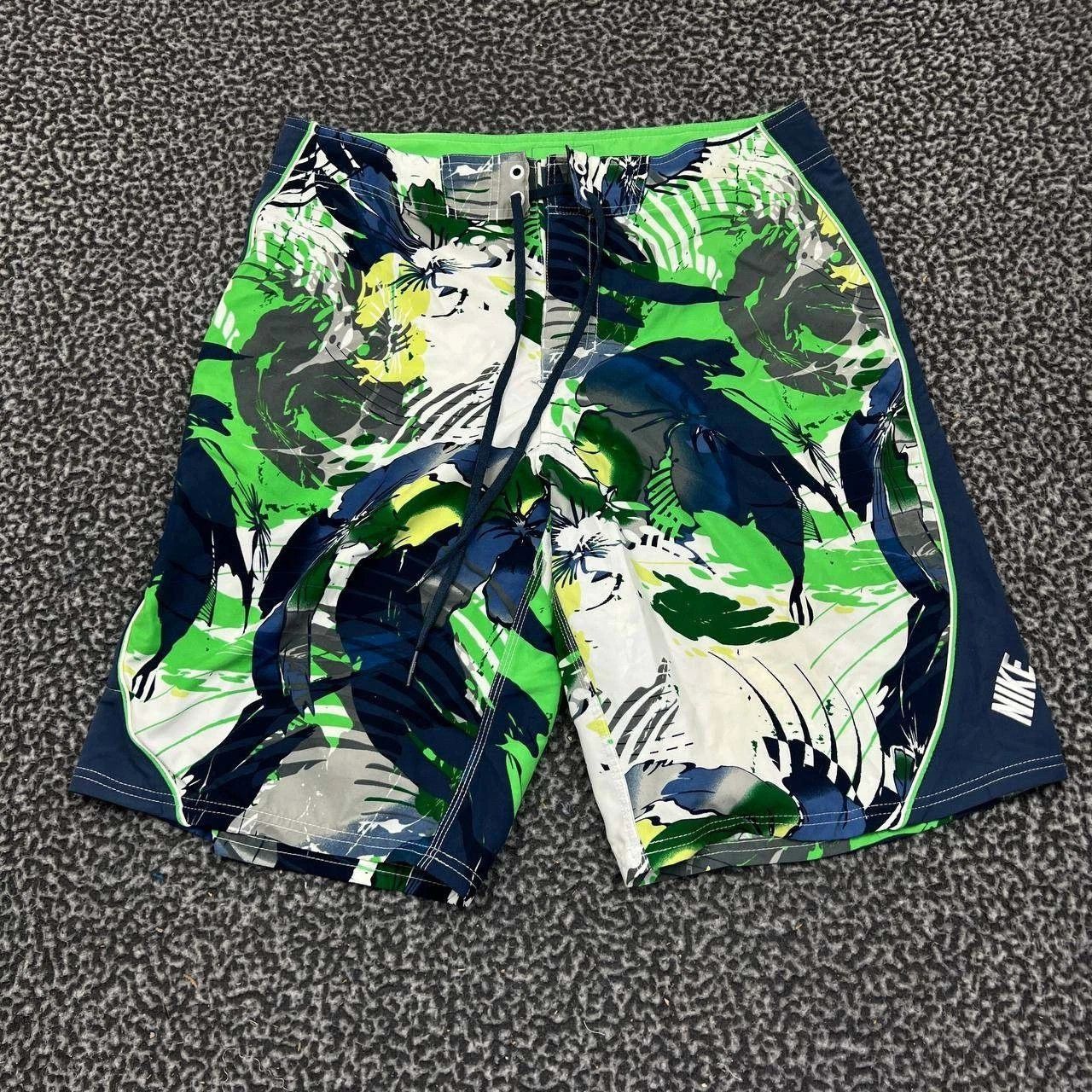 Nike Nike Board Shorts Men 32 Floral Surfing Drawstring Swim Size US 32 / EU 48 - 1 Thumbnail