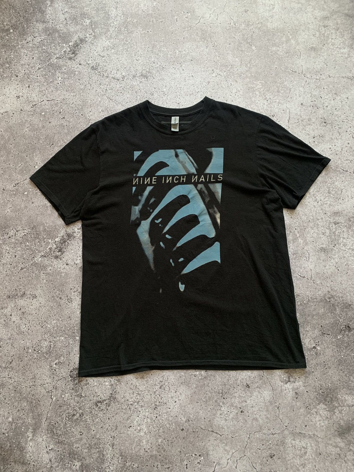 Other 🔥NINE INCH NAILS PRETTY HATE MACHINE T-SHIRT Size US L / EU 52-54 / 3 - 1 Thumbnail