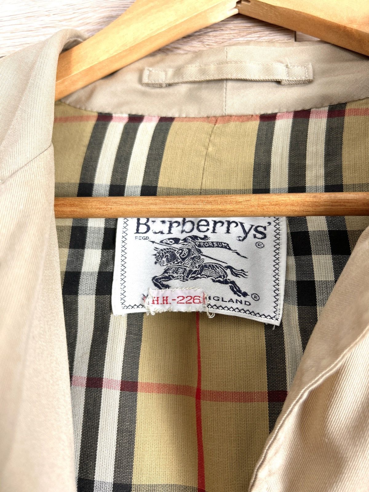 Burberry × Maison Margiela × Vintage Classic beige Burberrys Coat from 90s Size US M / EU 48-50 / 2 - 6 Thumbnail