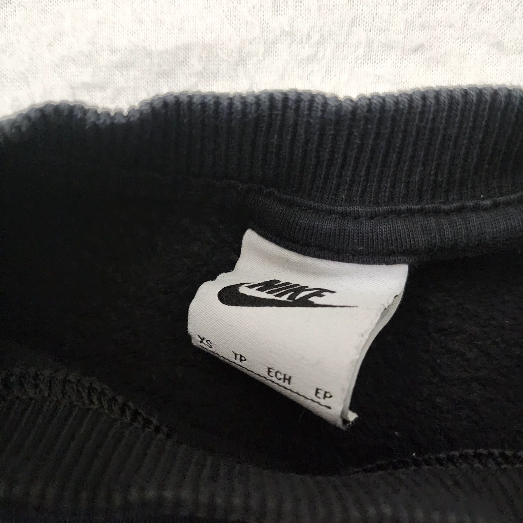 Nike Nike Sweatshirt Woman XS Black Check Swoosh Pullover Crewneck Skater Activewear Pullover Size XS / US 0-2 / IT 36-38 - 3 Thumbnail