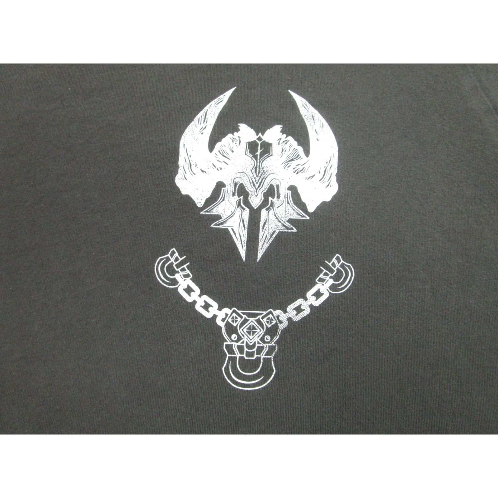 Uniqlo VINTAGE Uniqlo Shirt Mens L Gray Blizzard Horned Skull Game Graphic Tee UT 2019 Size US L / EU 52-54 / 3 - 4 Thumbnail