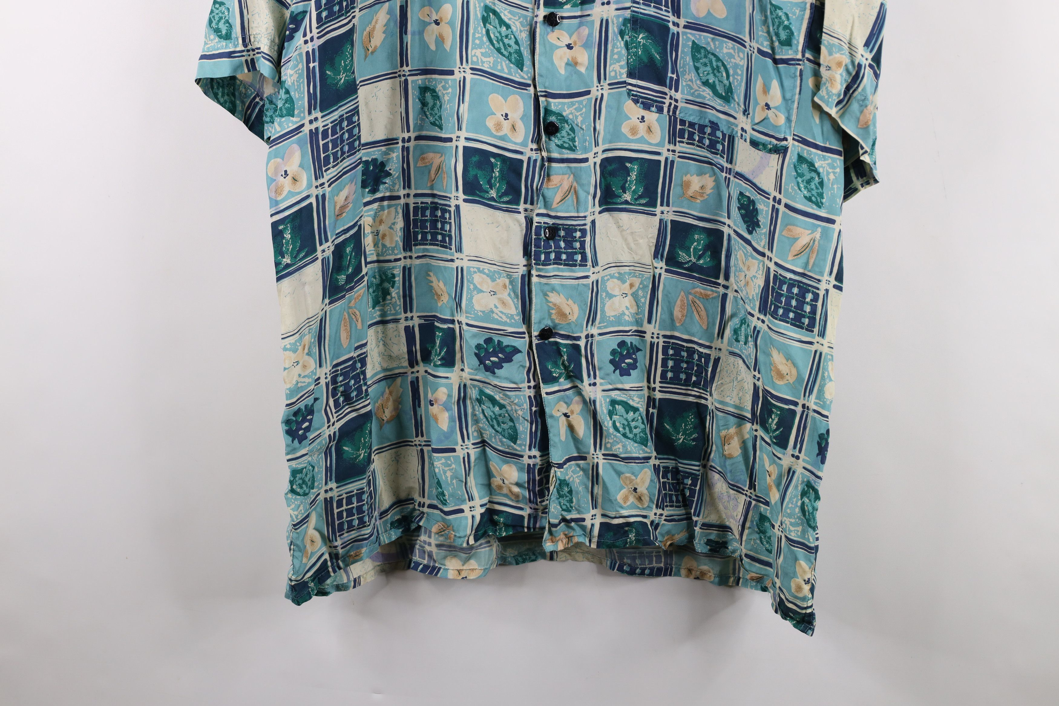 Vintage Vintage 90s Streetwear Leaf Baggy Short Sleeve Button Shirt Size US XL / EU 56 / 4 - 3 Thumbnail