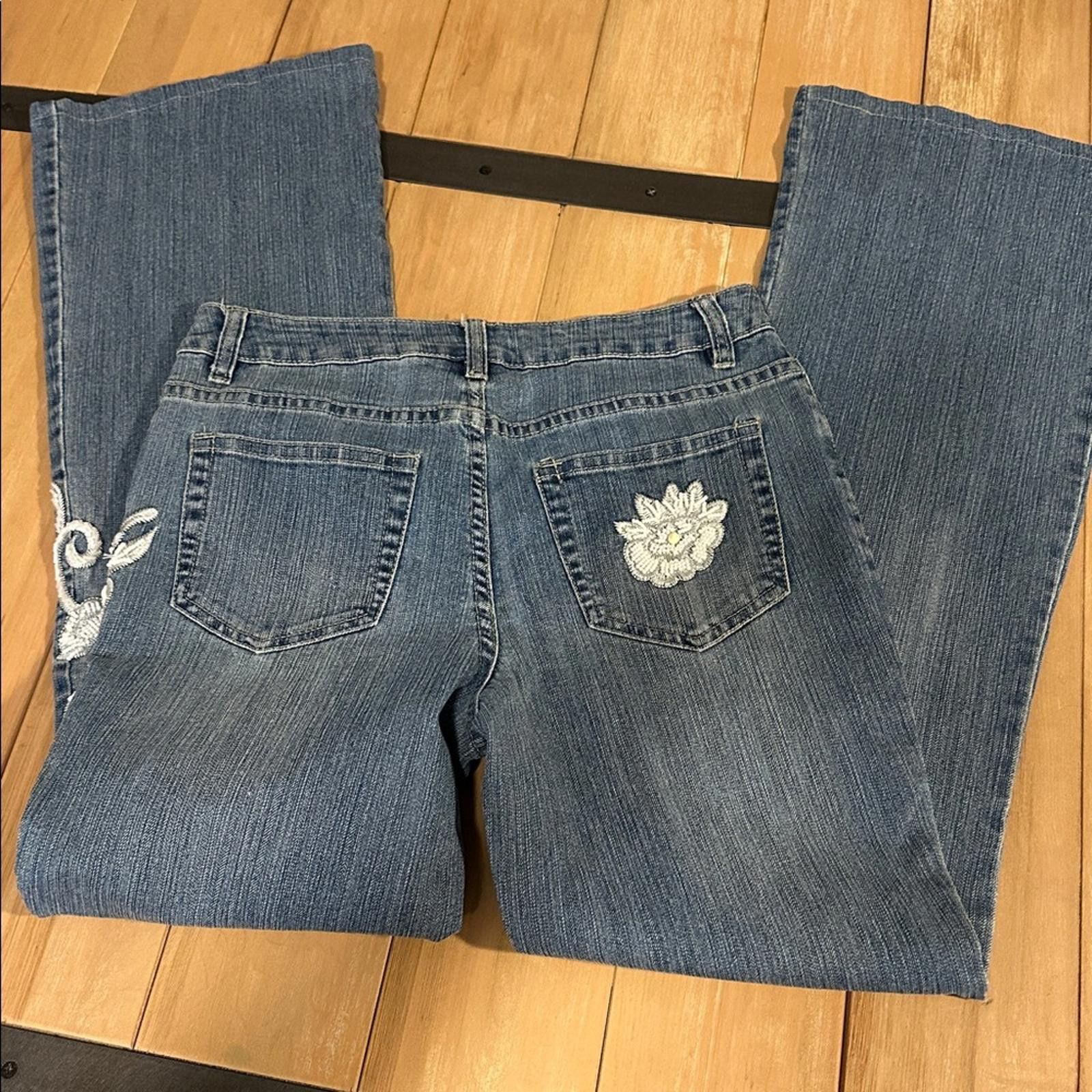 Other Boston Proper size 4 Blue Flare Jeans with White Embroidery Size 27" / US 4 / IT 40 - 4 Thumbnail