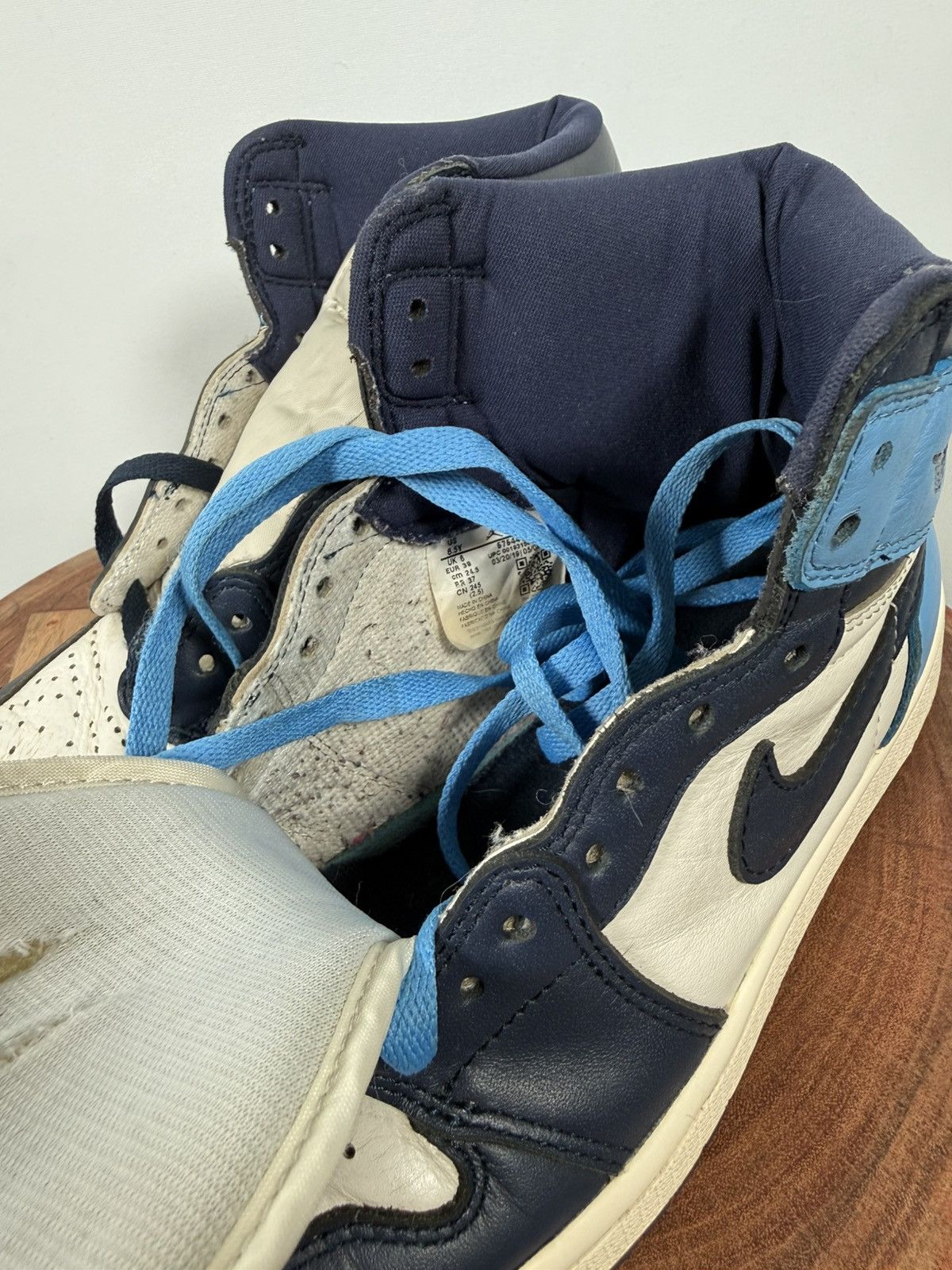 Jordan Brand Nike Jordan 1 Retro High Obsidian Youths Sneakers Size US 8 / IT 38 - 8 Thumbnail