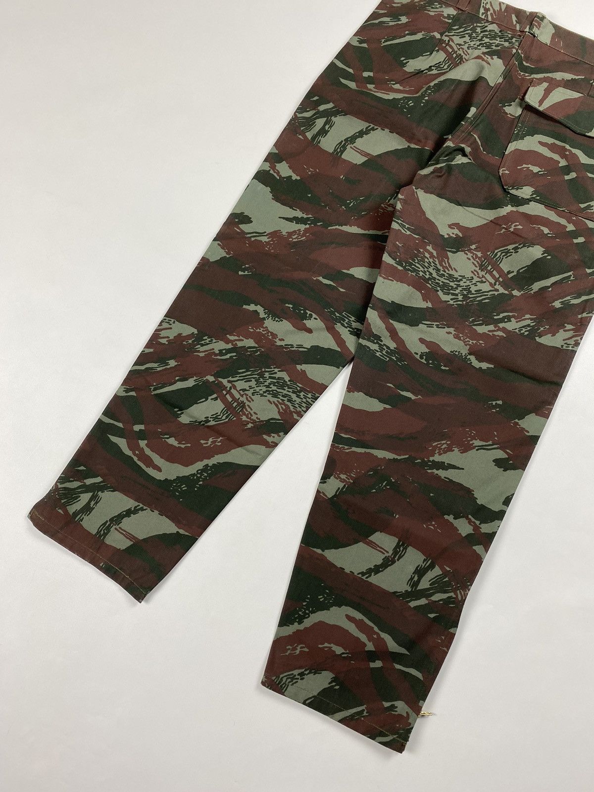 Vintage Vintage men’s Ailee Zipper Camo Hunting Pants Trousers Size US 31 - 19 Thumbnail