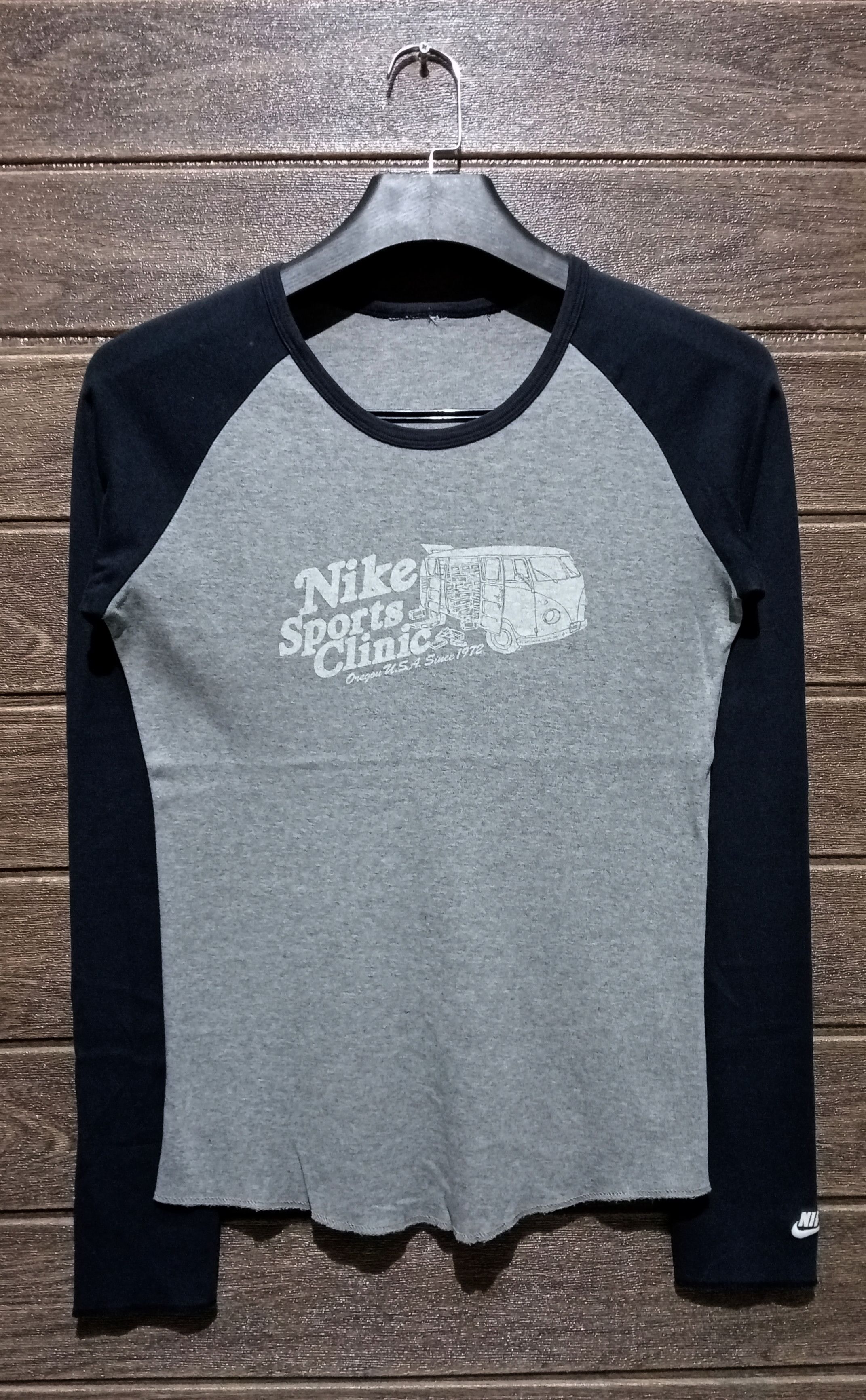 Nike × Vintage Vintage '90s Nike Sports Clinic Oregon U.S.A L/S Tshirt Size US S / EU 44-46 / 1 - 1 Thumbnail