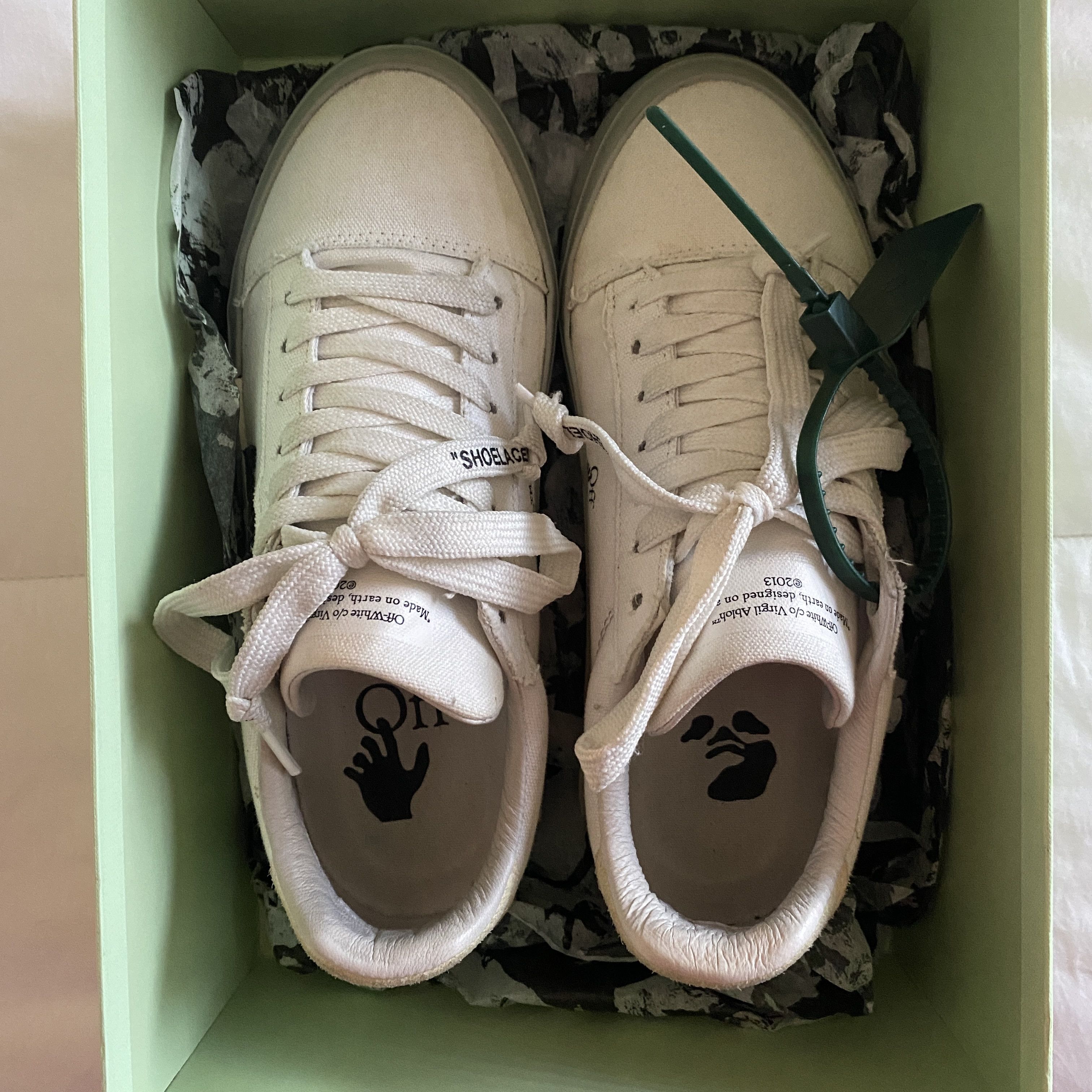Off-White Off-White Eco Canvas Vulcanized Low Top Sneaker Size US8 Size US 8 / IT 38 - 2 Thumbnail