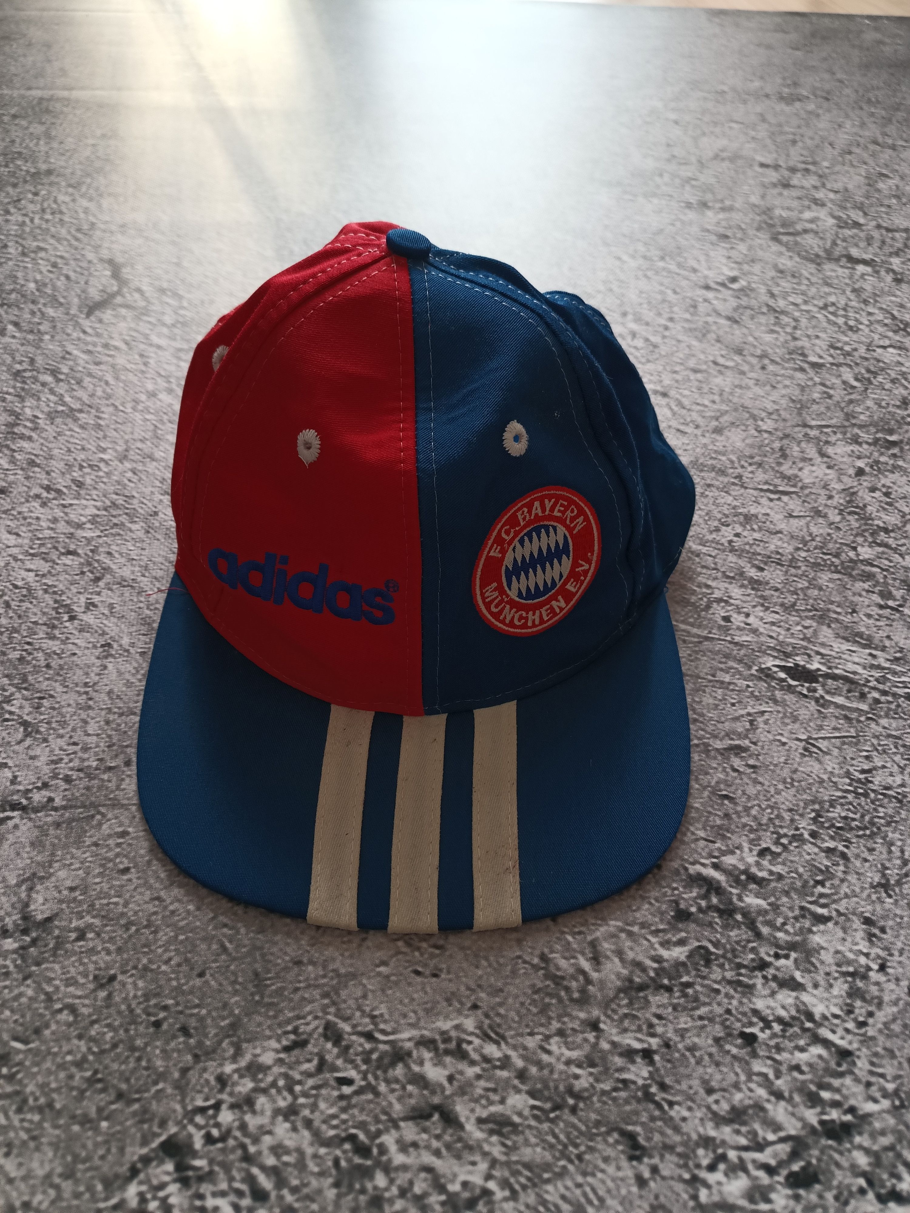 Adidas × Vintage Adidas FC Bayern Munchen 90s Vintage Snapback Cap Size ONE SIZE - 2 Thumbnail