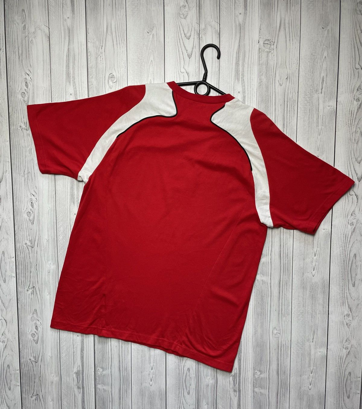 Vintage Vintage adidas Liverpool soccer jersey size L training tee Size US L / EU 52-54 / 3 - 7 Thumbnail