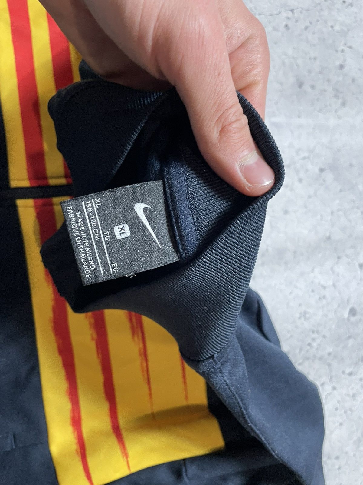 Nike Vintage Nike FC Barcelona Drill Y2K Full Zip Jacket Size US S / EU 44-46 / 1 - 7 Thumbnail