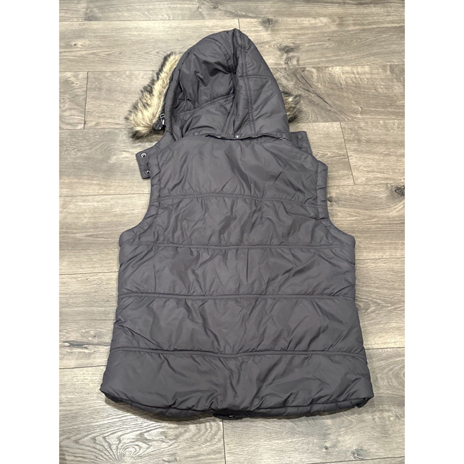 Vintage VINTAGE Chevignon Girl Puffer Vest Plaid Gray Multi Large Women Adult Vest L Gray Plaid Women Size L / US 10 / IT 46 - 6 Thumbnail