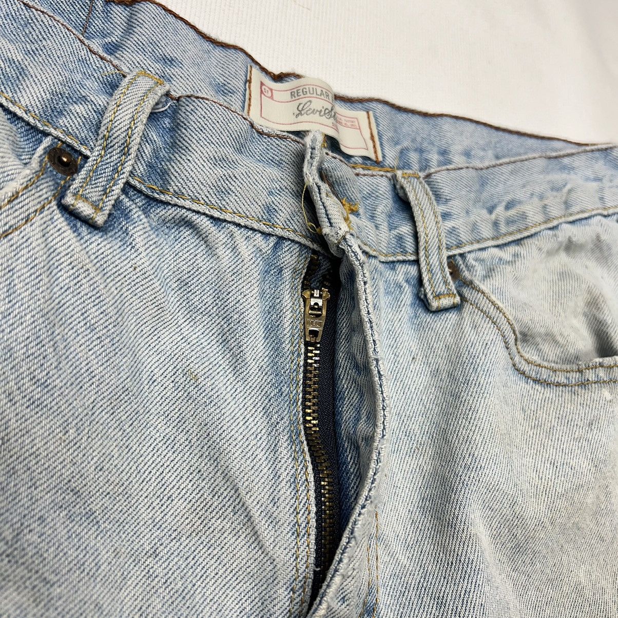Levi's × Vintage Levis Jeans Blue Signature Corte Regular Work Distressed Rip Size US 32 / EU 48 - 9 Thumbnail