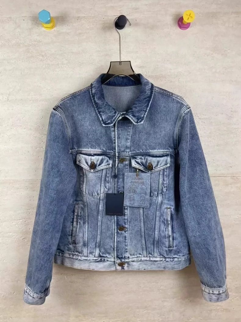 Louis Vuitton louis vuitton SS23 DNA New Listing SheetWashed Denim Jacke Size US L / EU 52-54 / 3 - 1 Thumbnail