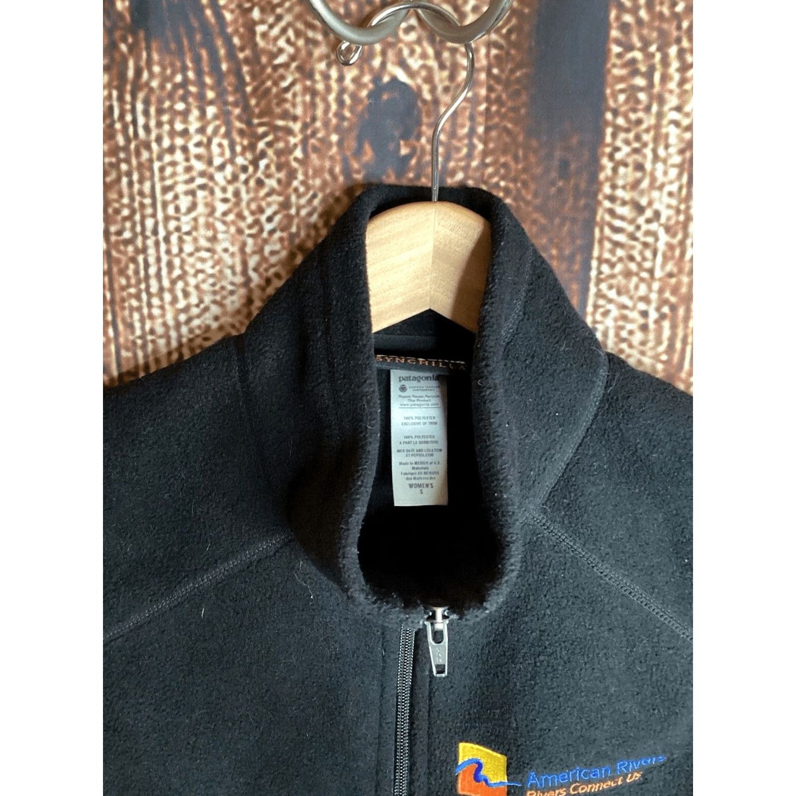Patagonia Patagonia Synchilla Vest Women’s S Black Full Zip Sleeveless Embroidered Vest Womens Short Jacket Autumn Winter Outdoor Size S / US 4 / IT 40 - 2 Thumbnail