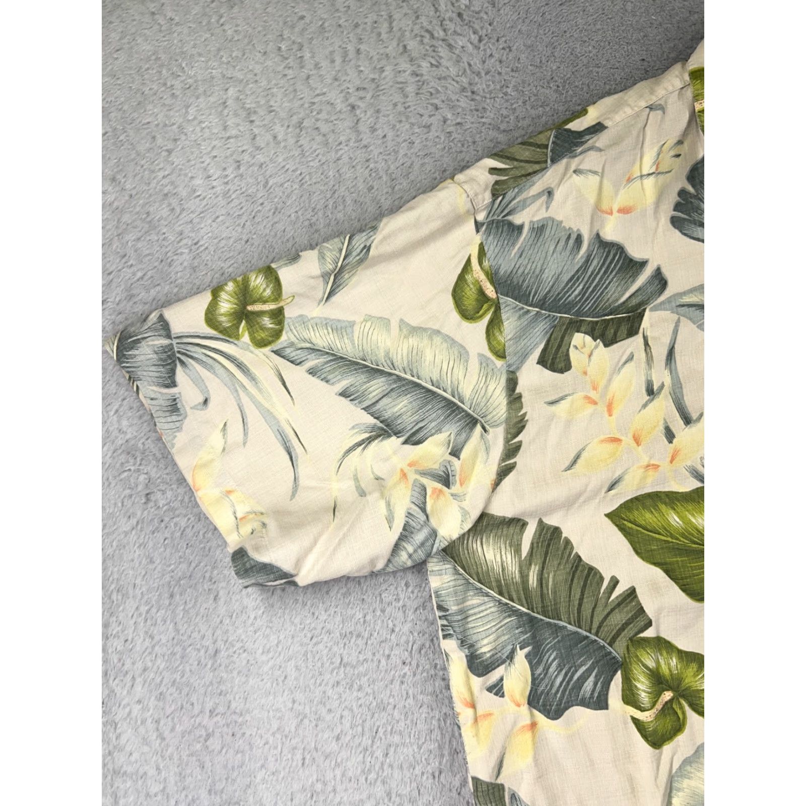 Tommy Bahama Tommy Bahama Shirt Men XL Beige Floral Silk Button-Up Hawaiian Camp Hawaiian Resort Floral Beach Aloha Men XL Beige Silk Button-Up Size US XL / EU 56 / 4 - 3 Thumbnail