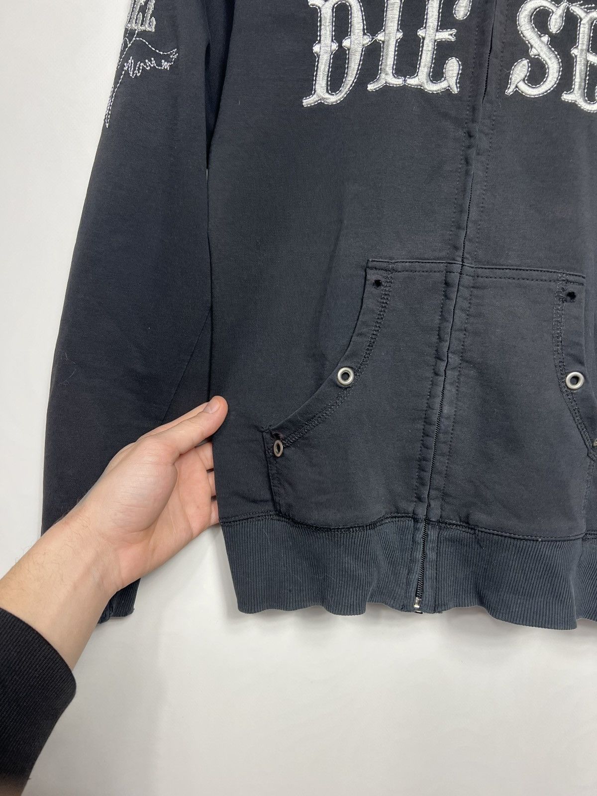 Diesel Vintage Diesel Embroidered Logo Zip Hoodie Size M Size M / US 6-8 / IT 42-44 - 5 Thumbnail