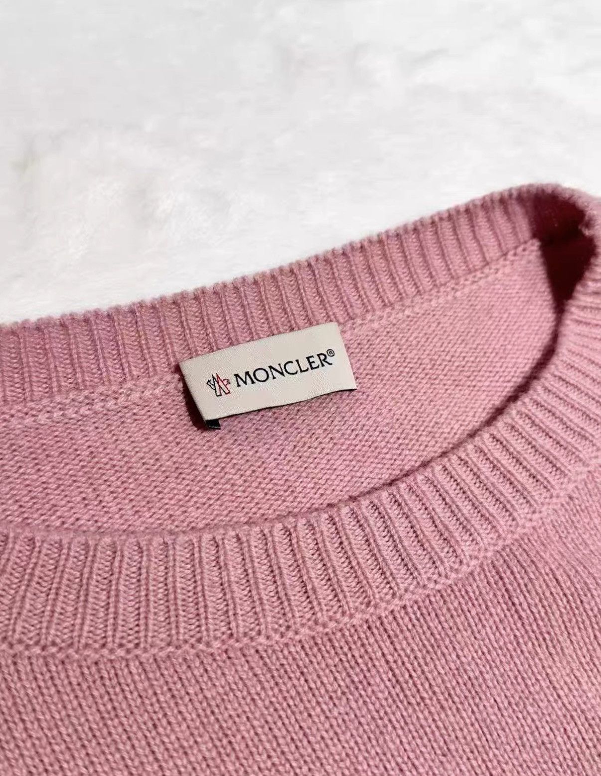 Moncler Moncler pink wool sweater J38 Size M / US 6-8 / IT 42-44 - 3 Thumbnail