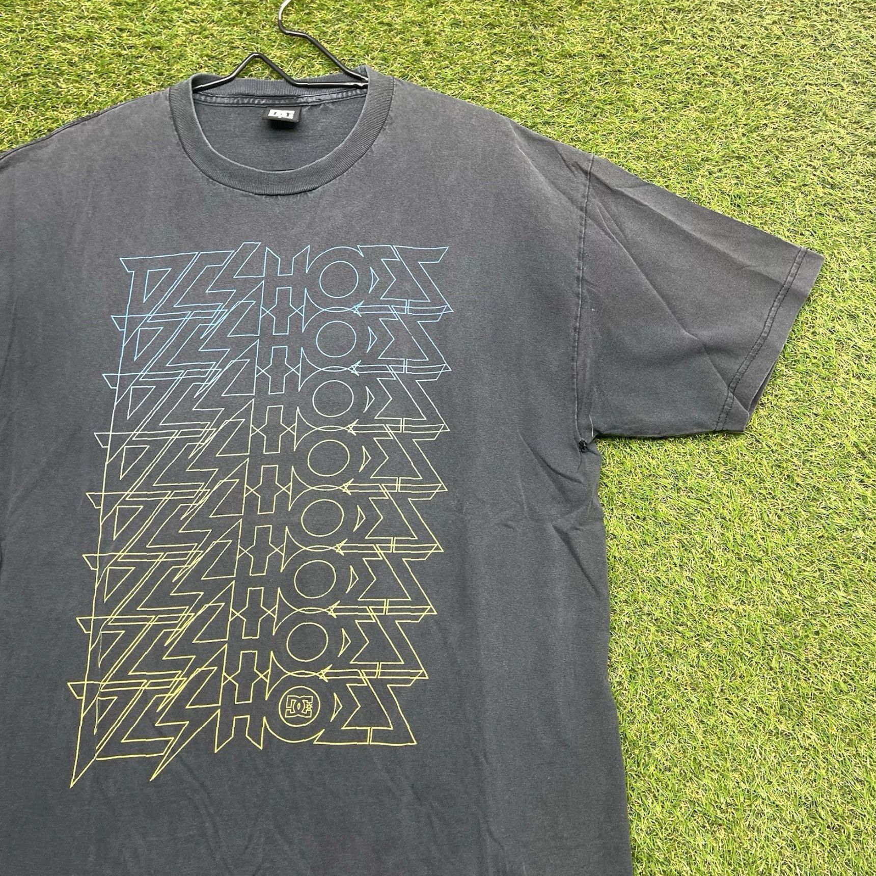 Vintage VINTAGE DC Shoes Shirt Mens L Black Graphic Print Grunge Skateboarding 2000s Comfort Breathing Easy Care Mens Size US L / EU 52-54 / 3 - 2 Thumbnail