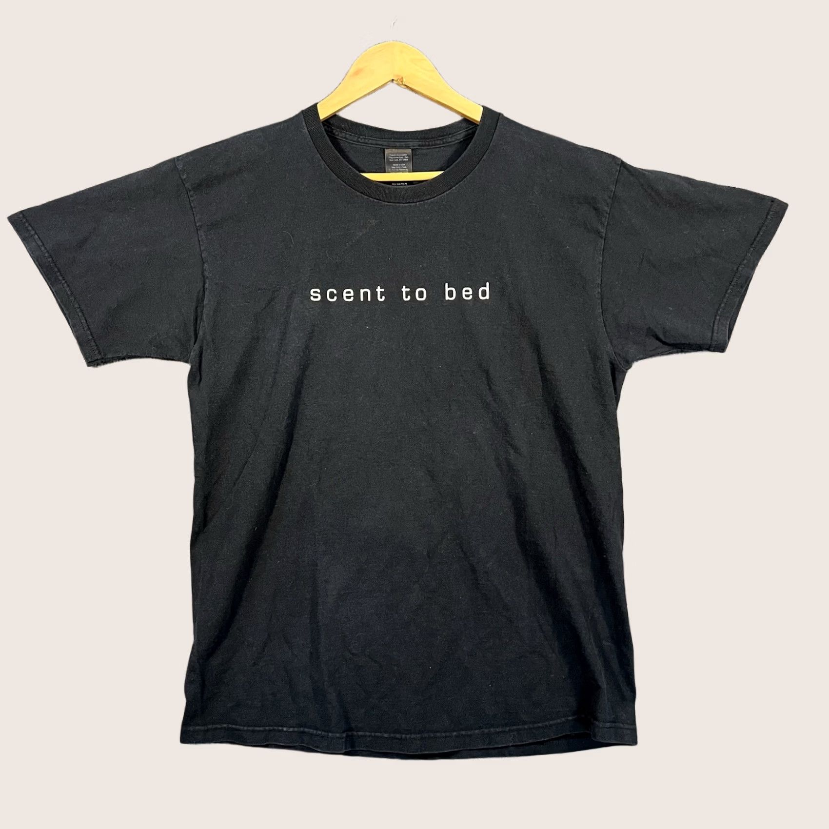 French Connection VINTAGE French Connection T-Shirt L Black Streetwear Y2K 90s Scent To Bed Mens Size US L / EU 52-54 / 3 - 1 Thumbnail