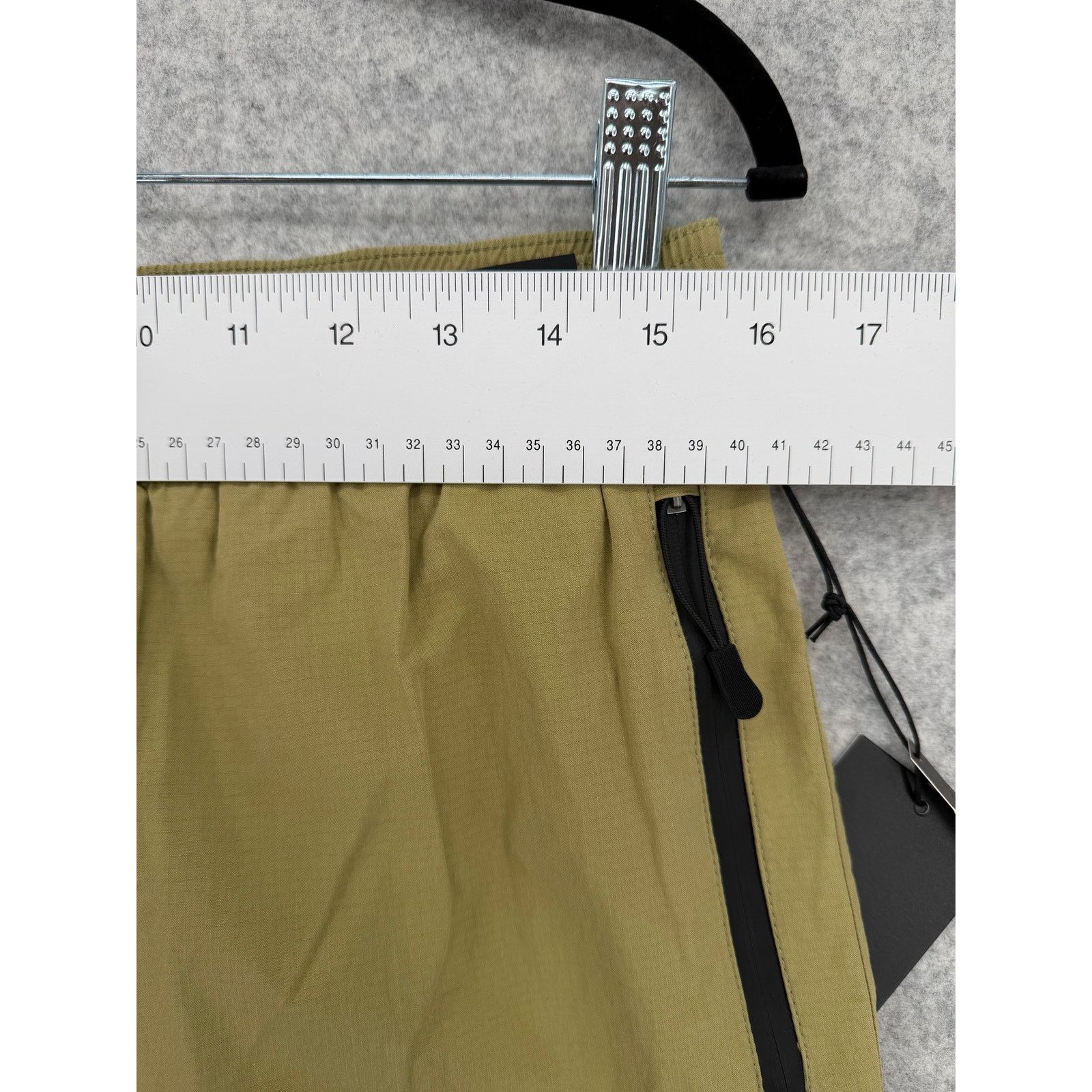 RVCA NWT RVCA Brodie 2 Hybrid Avocado Green Shorts Men's Small Size US 31 - 8 Thumbnail