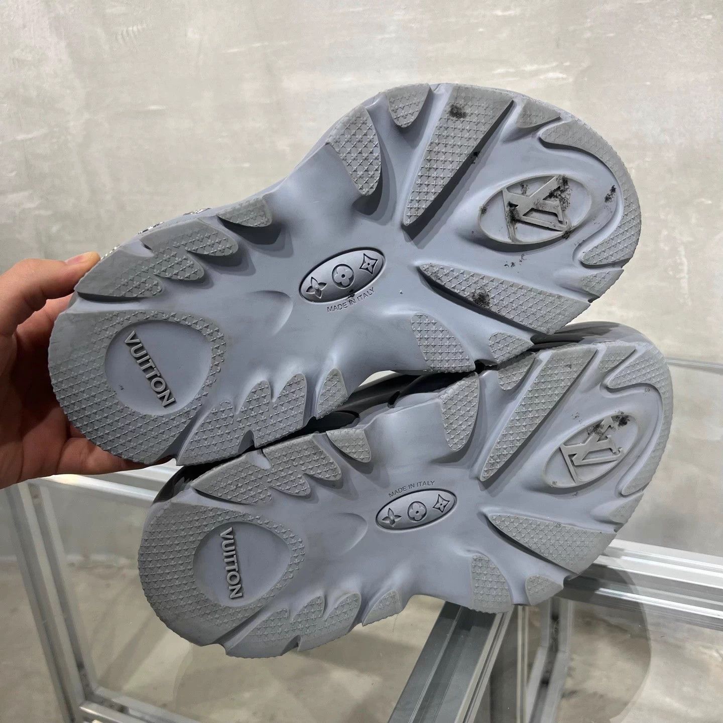 Louis Vuitton LV Trainer Shark Slides UK8/42 Size US 9 / EU 42 - 7 Thumbnail