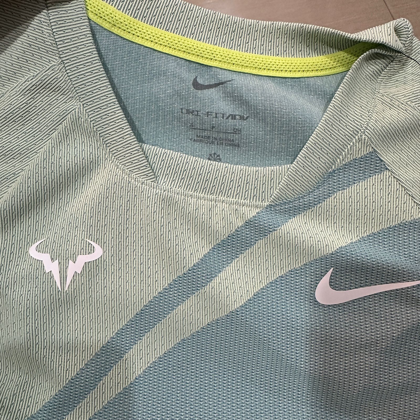 Nike Nike, Court Short-Sleeved Rafa Tennis in Light Blue / White Size US S / EU 44-46 / 1 - 6 Thumbnail