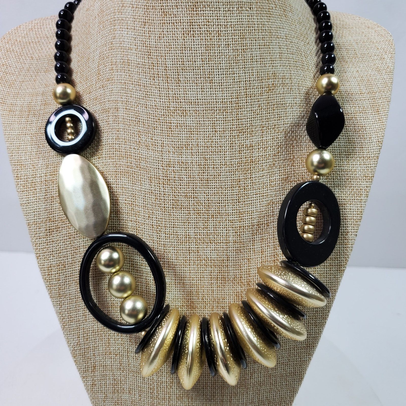 The Unbranded Brand Classy Necklace Chunky 22 Inch Gold Tone & Black Bead Size ONE SIZE - 1 Thumbnail