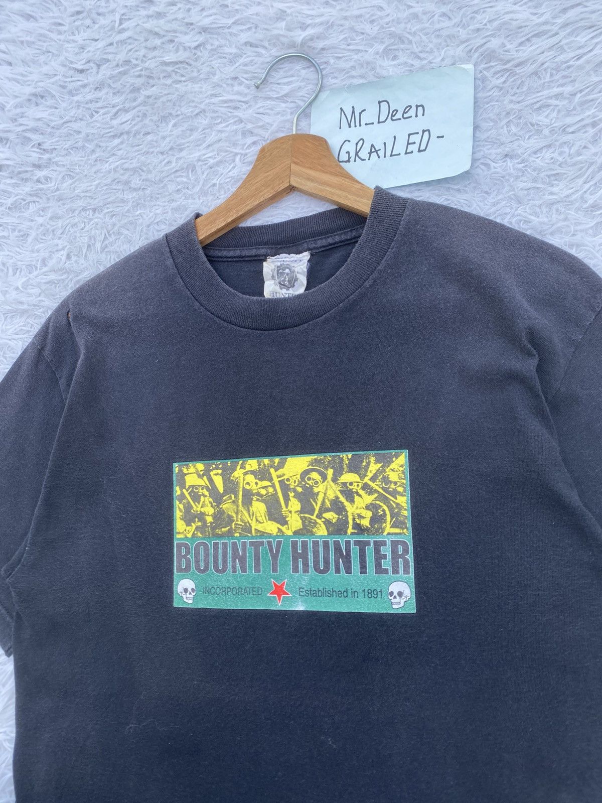 Bounty Hunter Rare Vtg 90s Bounty Hunter Army Wear Gas Mask Skulls Tshirt Size US S / EU 44-46 / 1 - 9 Thumbnail
