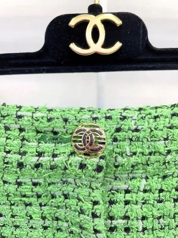 Chanel Chanel Green Cotton Blend Women's Shorts . Size 23" - 2 Thumbnail