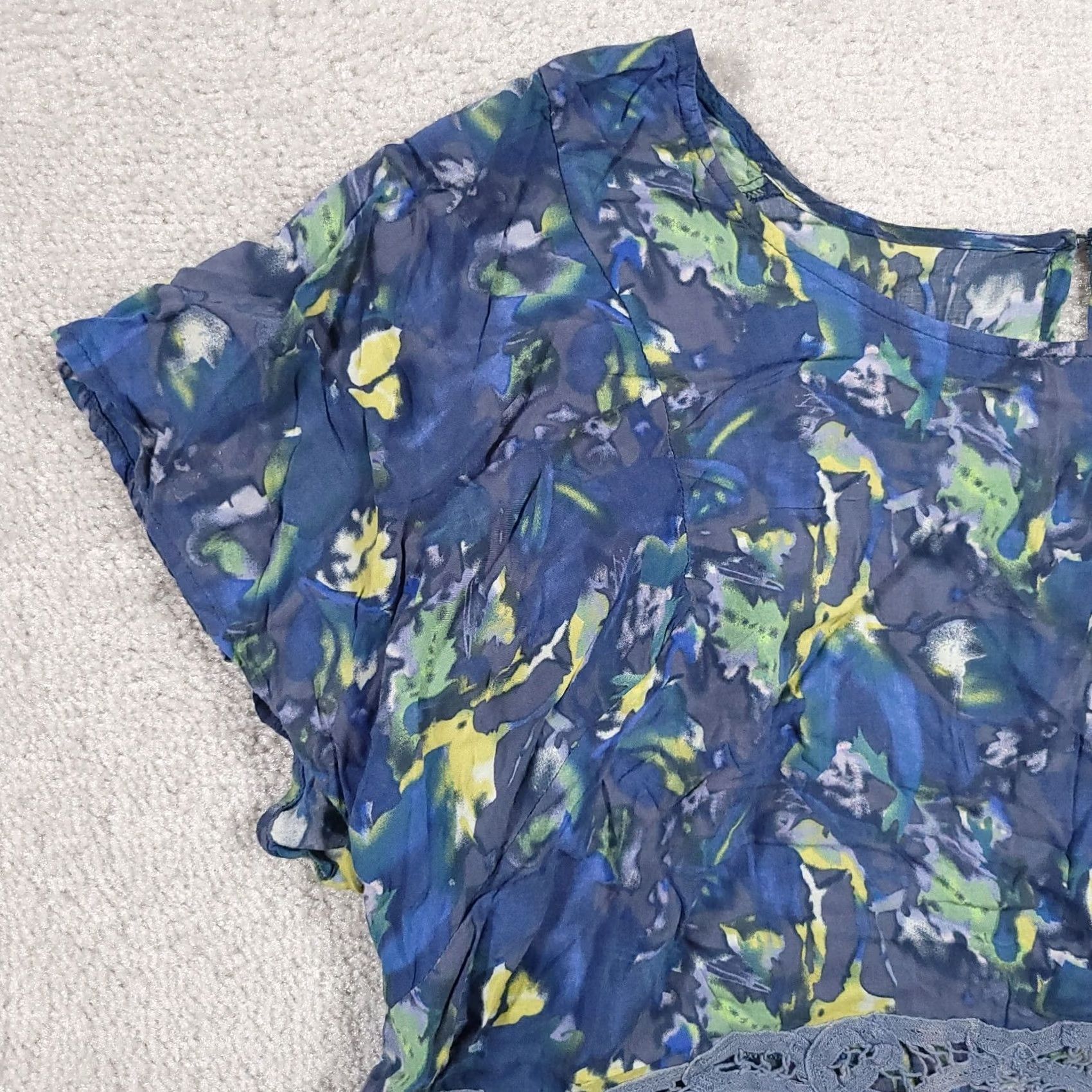 Free People Free People Shirt Large Blue Floral Cropped Peasant Top Bohemian S/S Women's Size L / US 10 / IT 46 - 4 Thumbnail