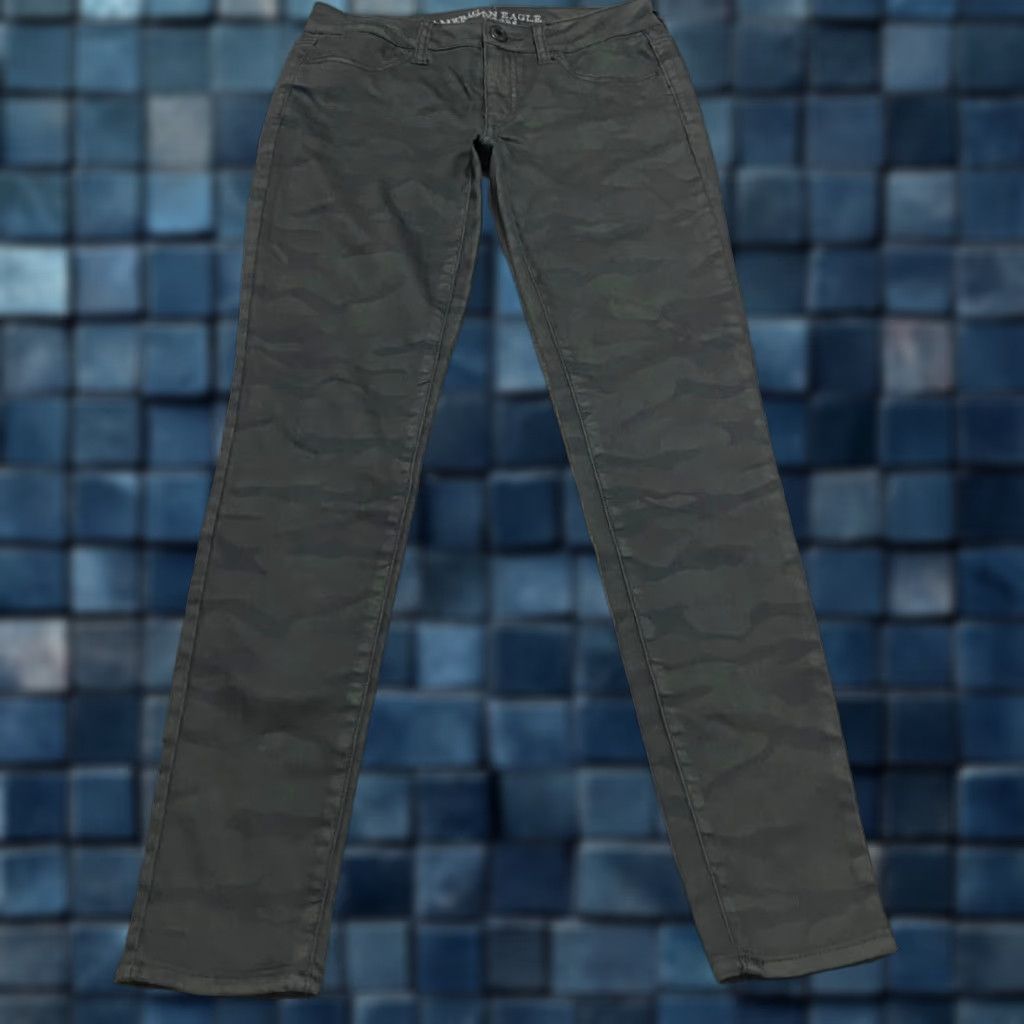 American Eagle Outfitters American Eagle Jeans Womens 2 Dark Green Camo Jegging Low Rise Stretch Size 26" / US 2 / IT 38 - 1 Thumbnail