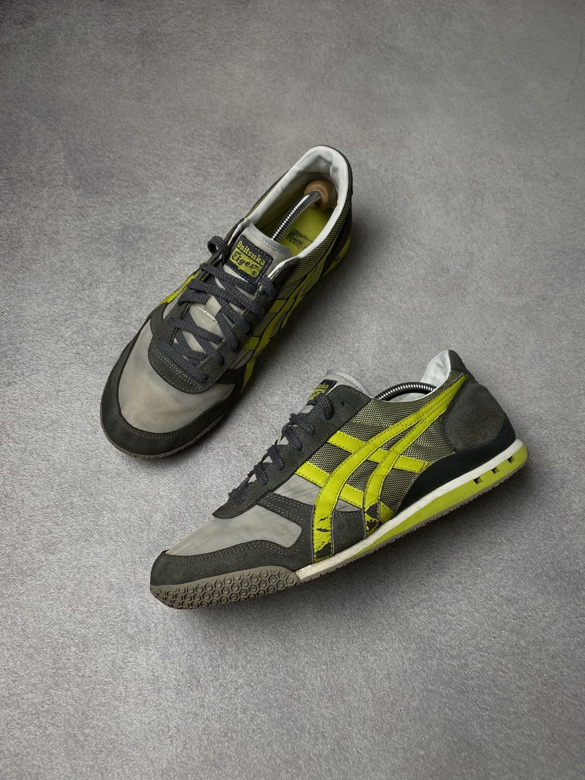 Asics Vintage Asics Onitsuka Tiger OG Distressed Sneakers Y2K Size US 11 / EU 44 - 1 Thumbnail