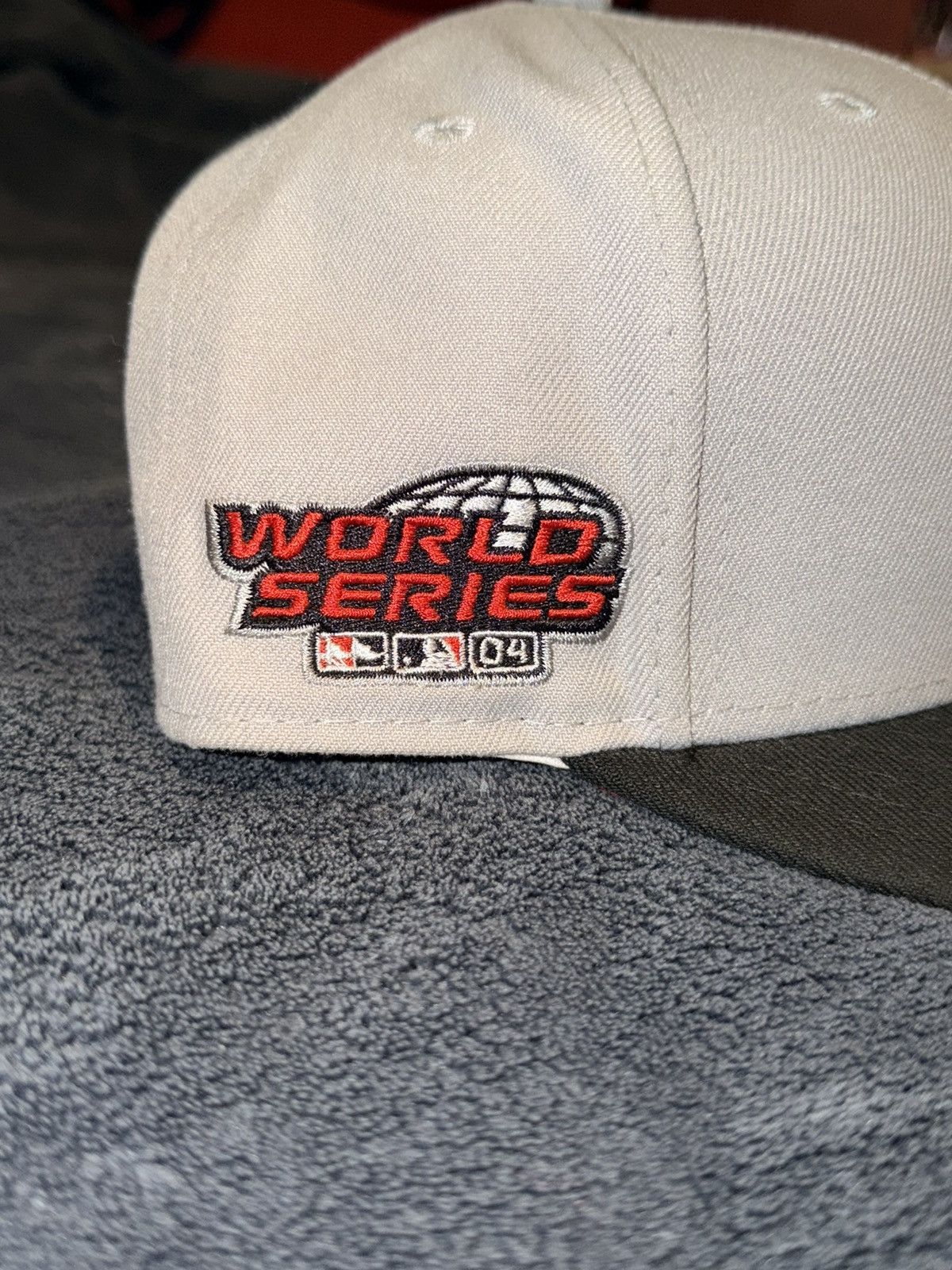 New Era Grey Black/Red Brim Red Sox Fitted 7 1/2 Size ONE SIZE - 2 Thumbnail