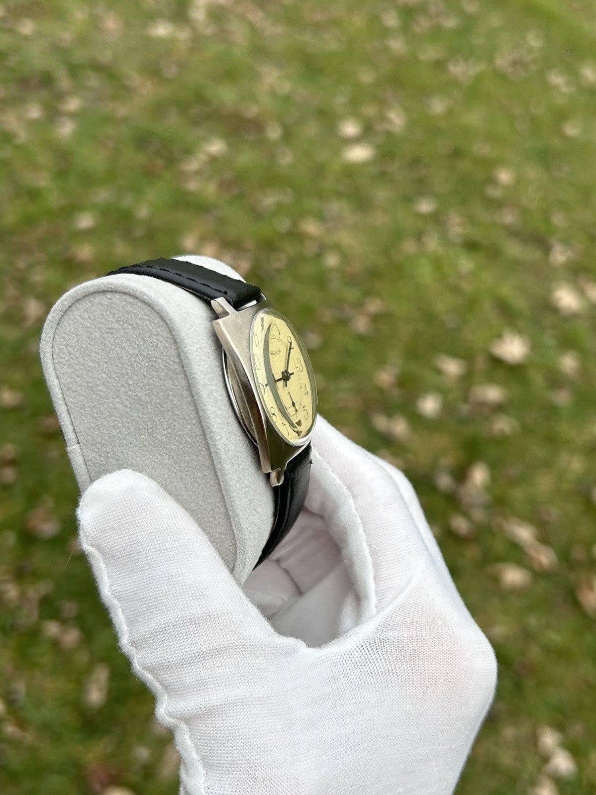 Vintage Vintage Watch Pobeda Soviet USSR Mechanical Wristwatch 1980s Size ONE SIZE - 7 Thumbnail