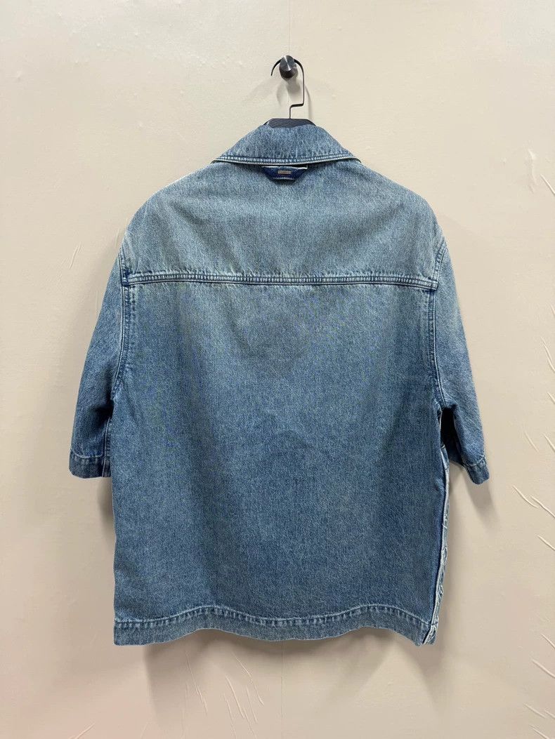 Louis Vuitton Louis Vuitton Logo Embossed Single Breasted Short Sleeve S Size US L / EU 52-54 / 3 - 3 Thumbnail
