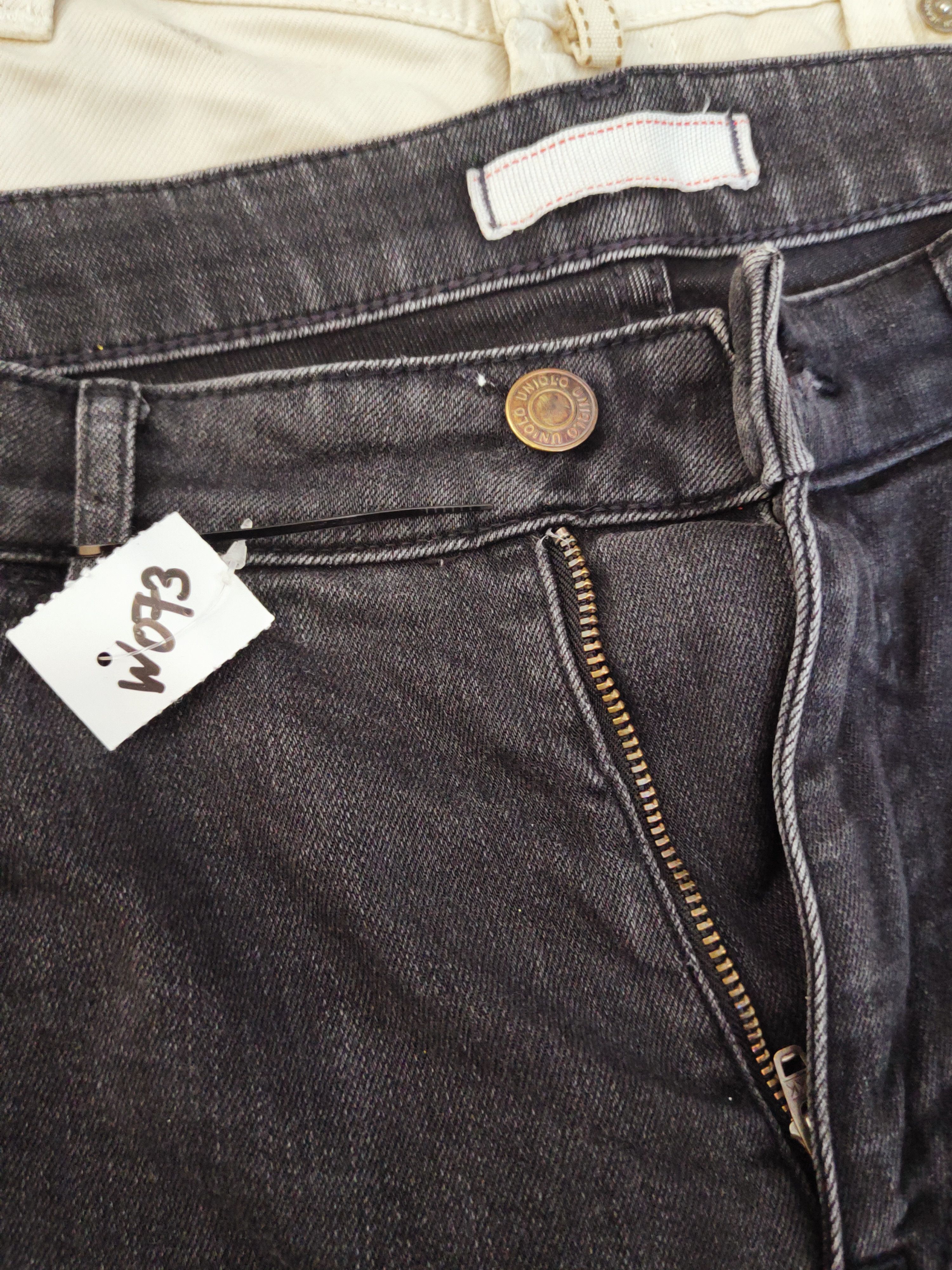 Japanese Brand Uniqlo Black Distressed Ripped Jeans #W073 Size US 31 - 17 Thumbnail
