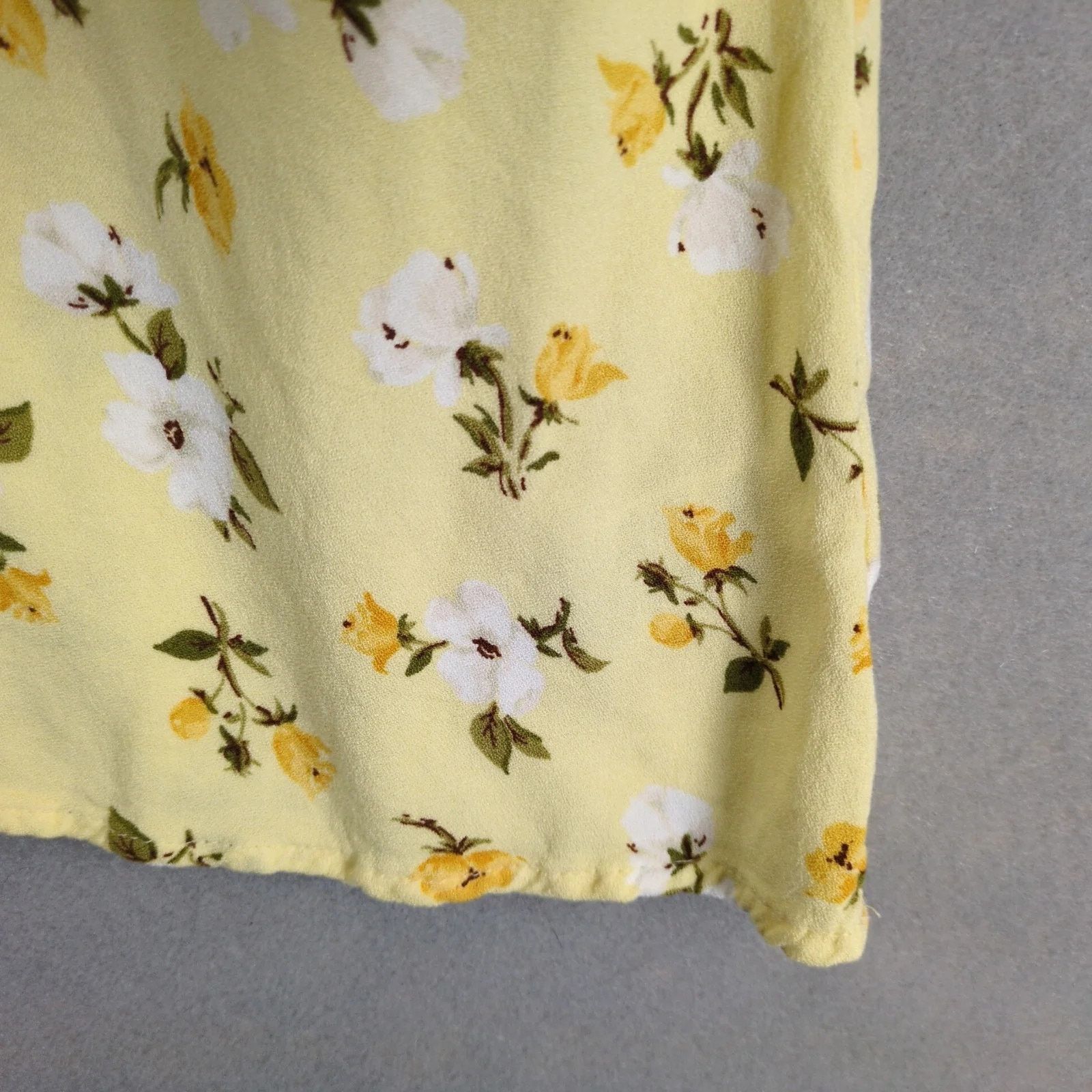 Old Navy Old Navy Yellow Floral Rayon Dress Sz L Knee Length Pockets Size L / US 10 / IT 46 - 10 Thumbnail