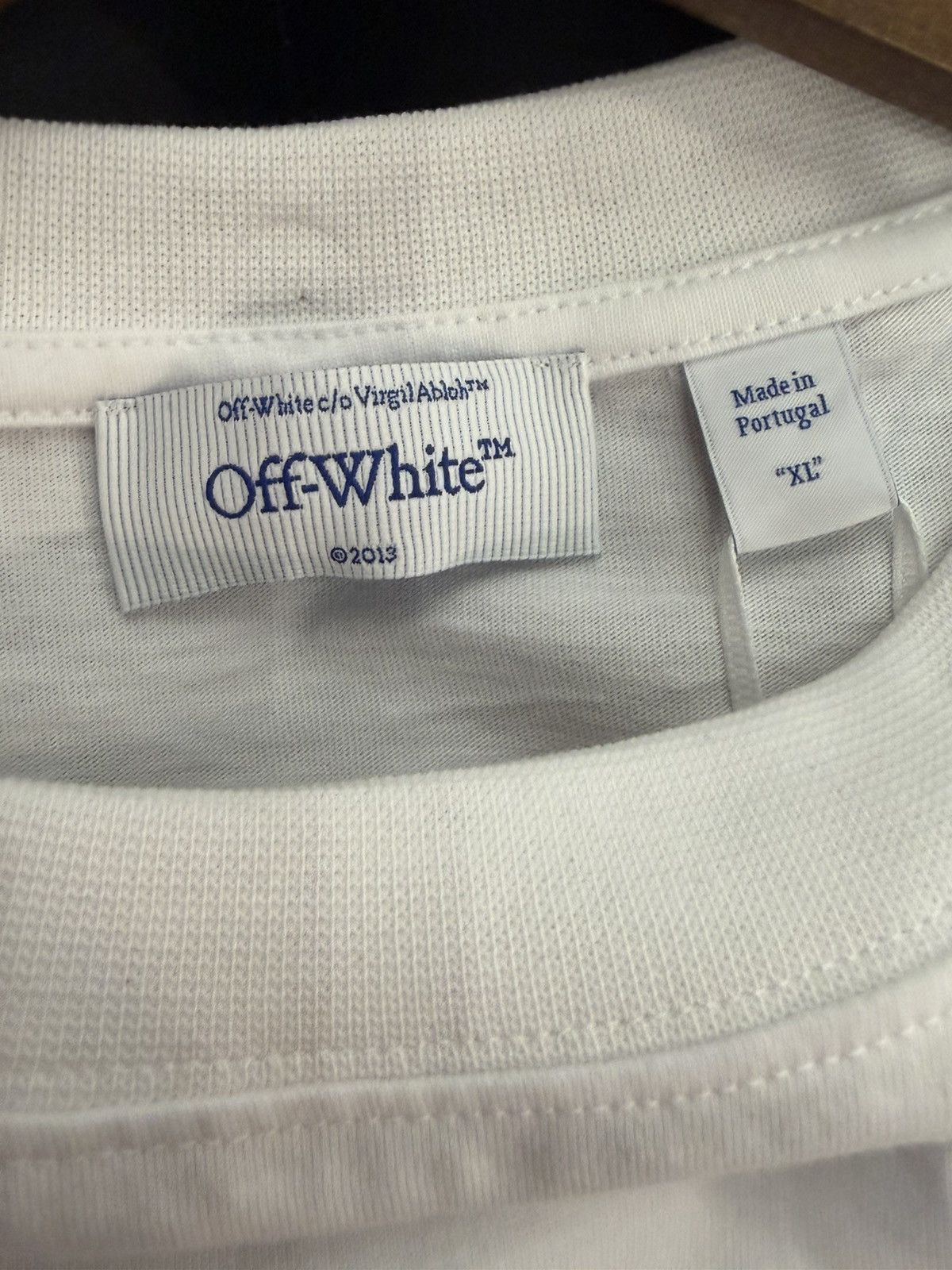 Off-White Size XL - Off-White Spray Arrow T-Shirt White Size US XL / EU 56 / 4 - 9 Thumbnail