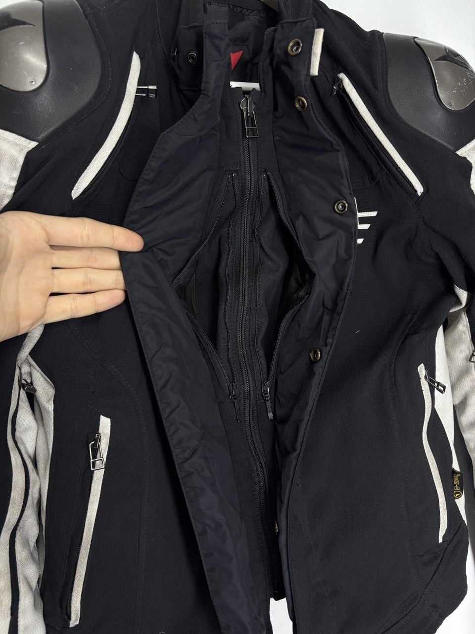Dainese Dainese Racing 3 Waterproof Motorcycle Jacket Black White Size US L / EU 52-54 / 3 - 14 Thumbnail