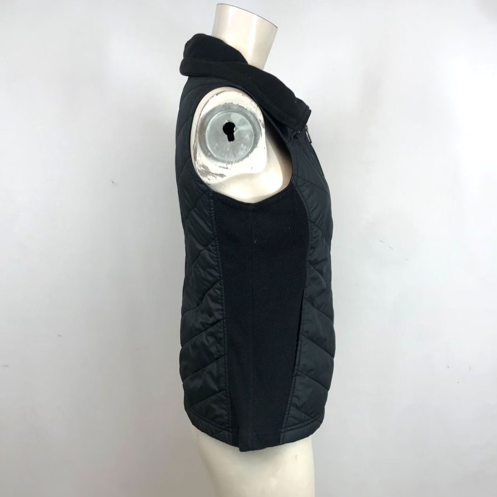 Vintage COLUMBIA WOMEN'S XS BLACK QUILTED FULL ZIP VEST Size XS / US 0-2 / IT 36-38 - 4 Thumbnail