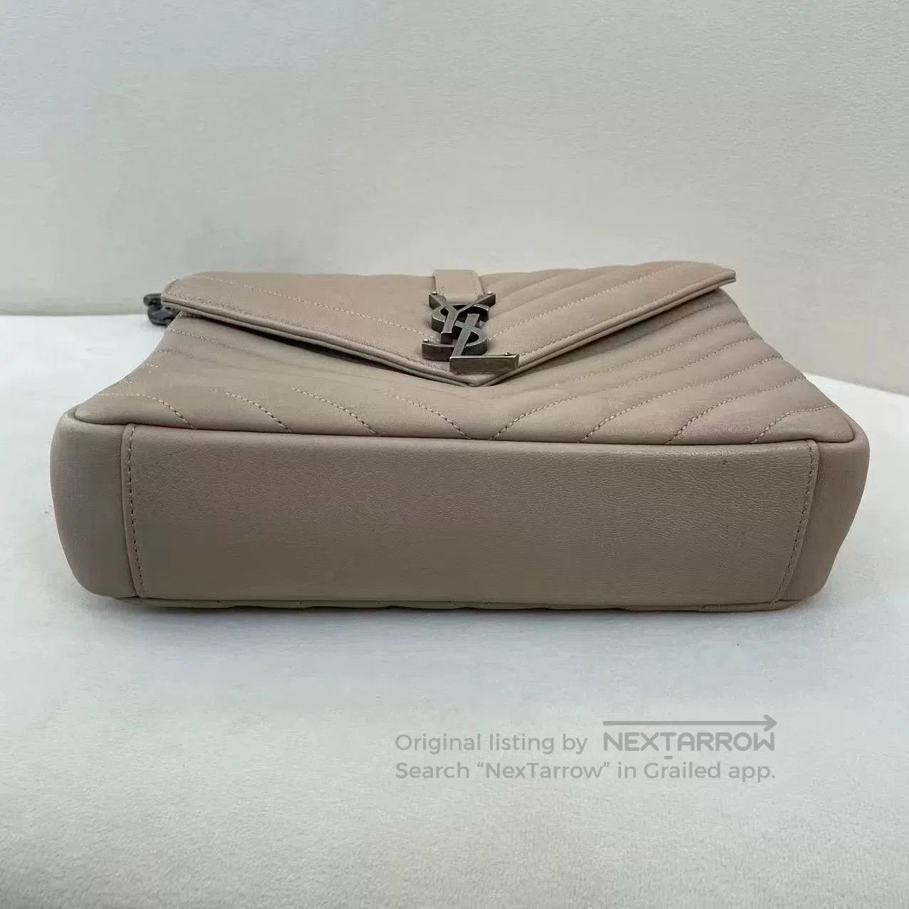 Yves Saint Laurent YSL V. Size ONE SIZE - 6 Thumbnail